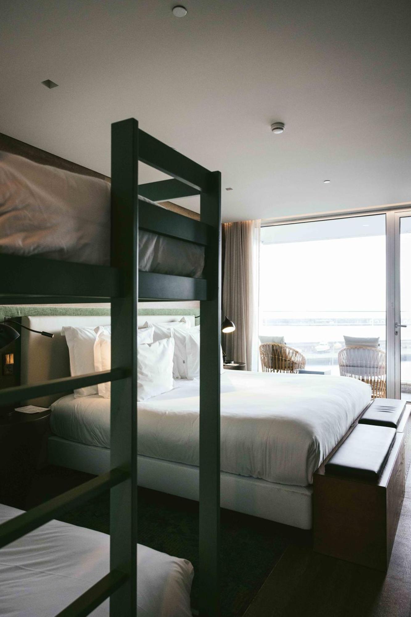 โรงแรมอาซอร์ ปอนตาเดลกาดา ภายนอก รูปภาพ A room at the hotel