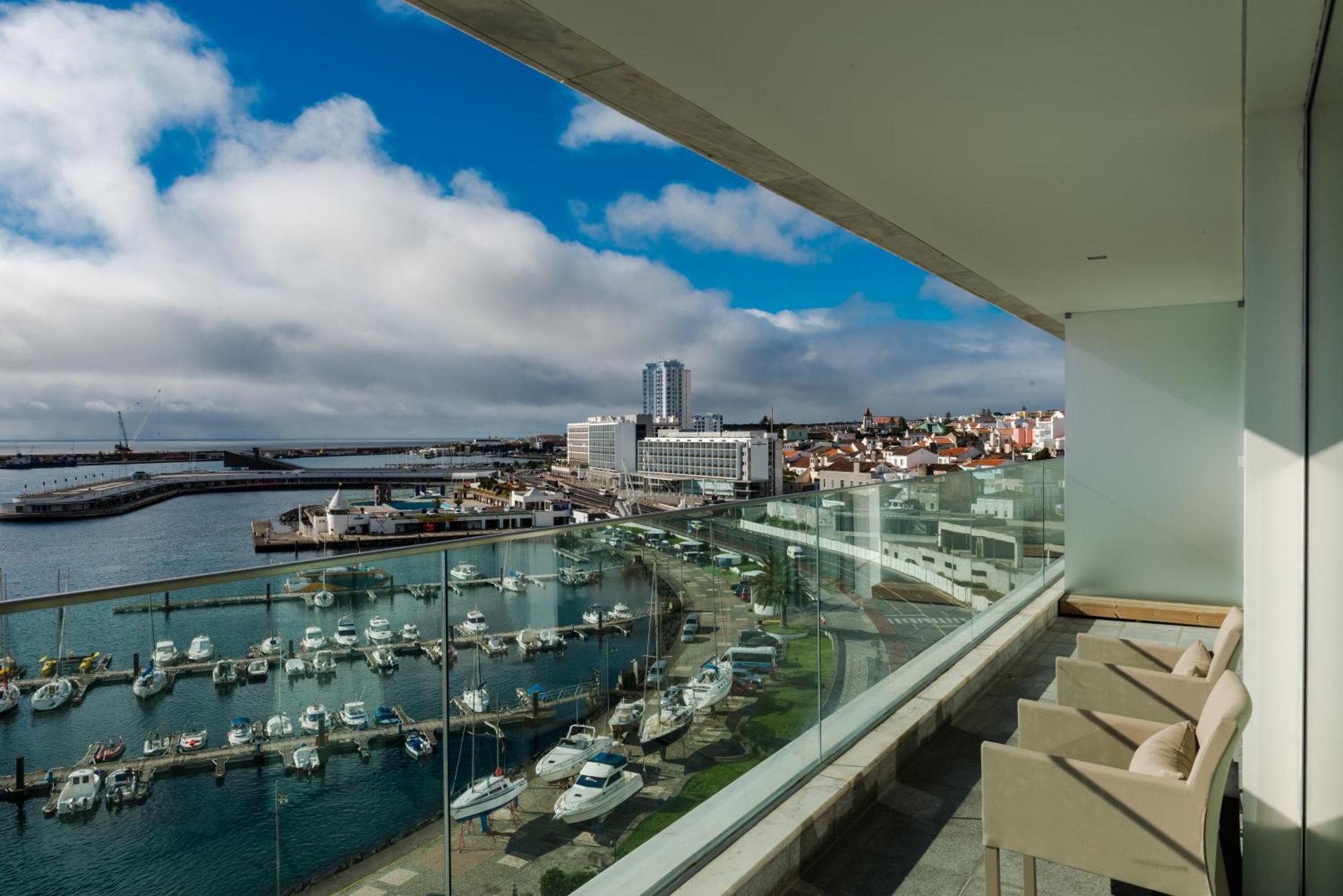 โรงแรมอาซอร์ ปอนตาเดลกาดา ภายนอก รูปภาพ View from a balcony