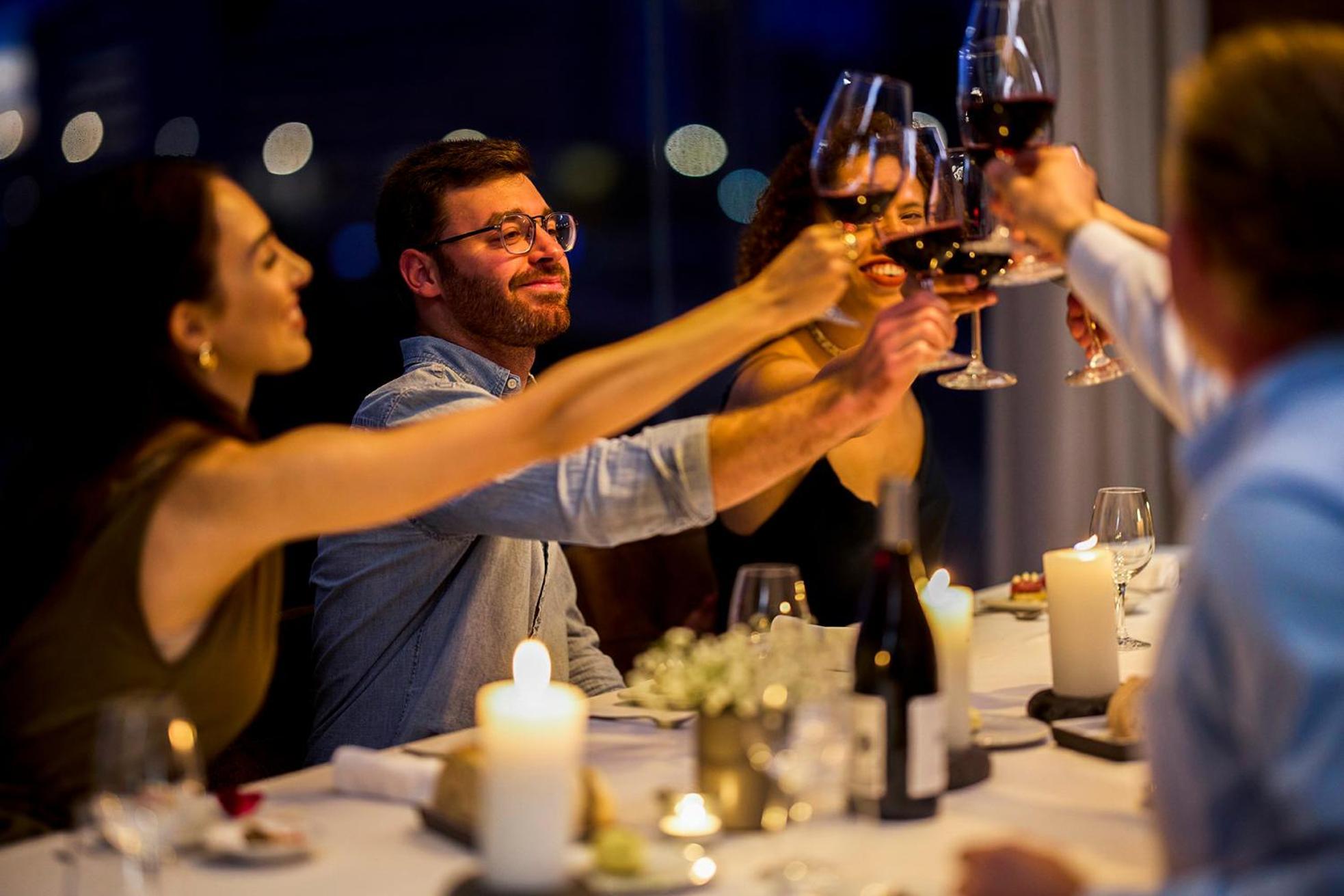 โรงแรมอาซอร์ ปอนตาเดลกาดา ภายนอก รูปภาพ A toast with wine