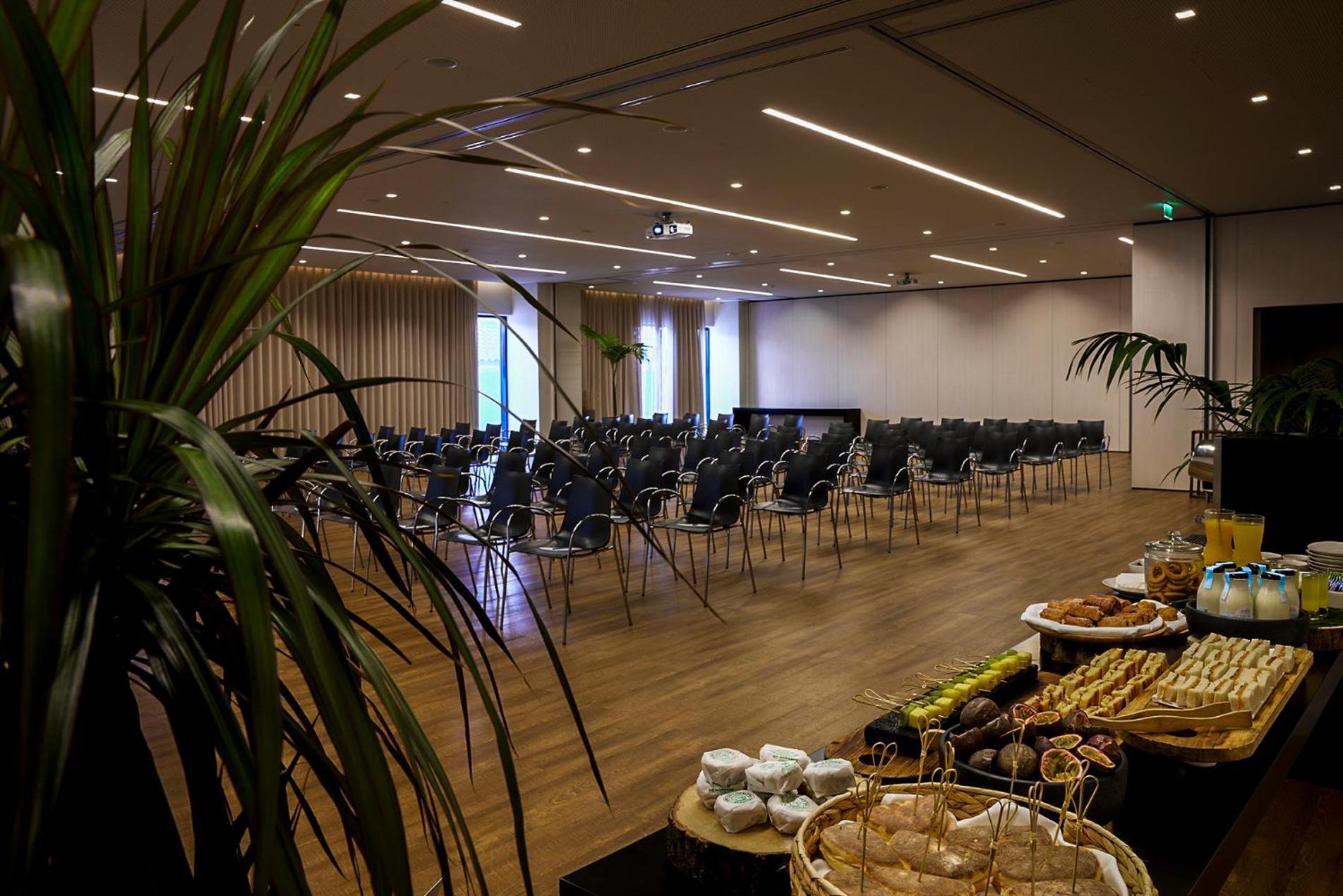 โรงแรมอาซอร์ ปอนตาเดลกาดา ภายนอก รูปภาพ The main conference room