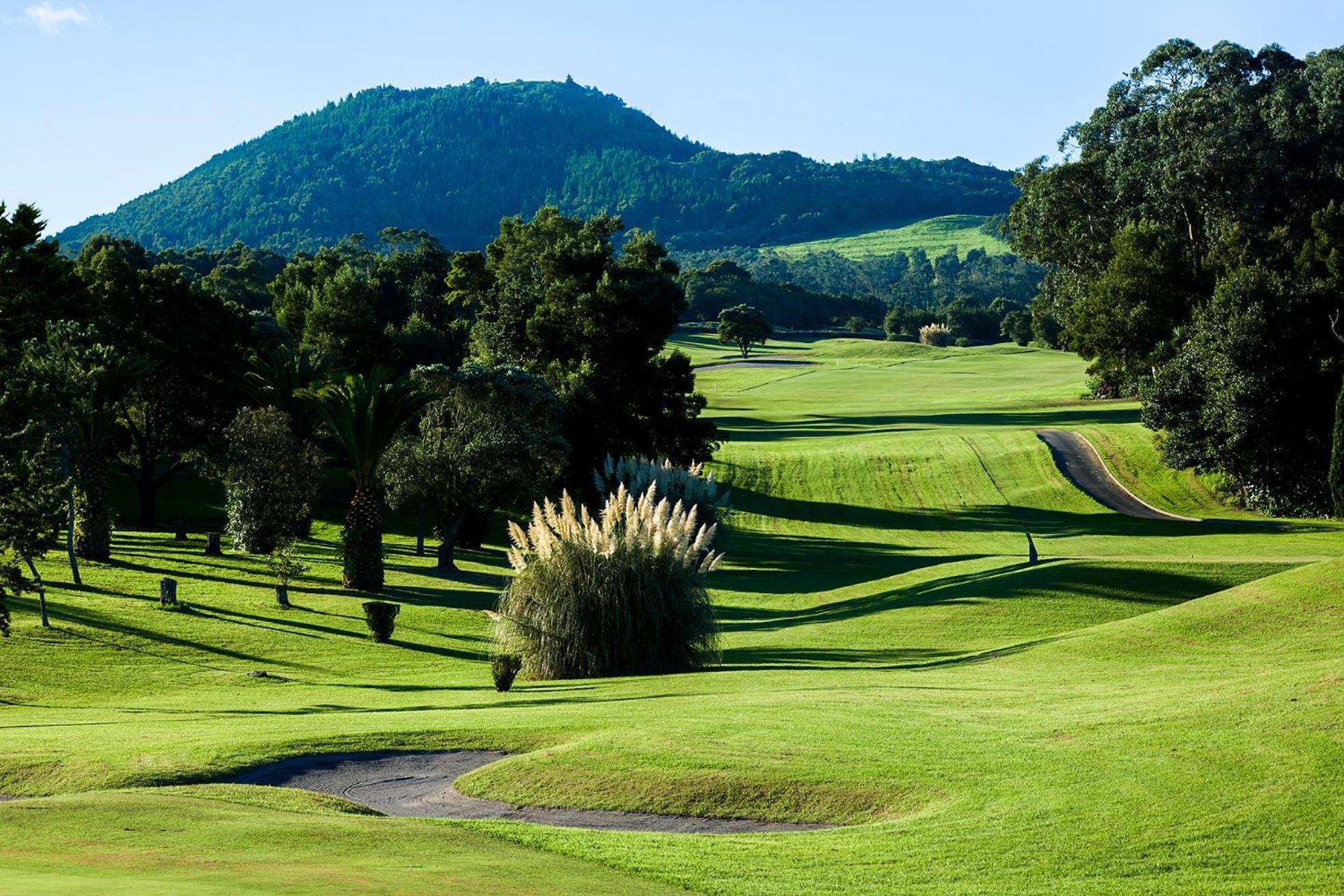 โรงแรมอาซอร์ ปอนตาเดลกาดา ภายนอก รูปภาพ Golf course at the Hyatt Regency Monterey