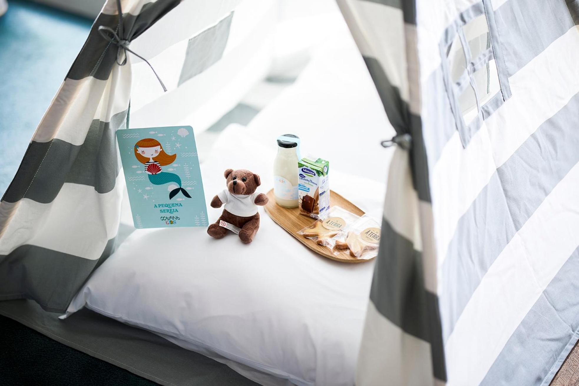 โรงแรมอาซอร์ ปอนตาเดลกาดา ภายนอก รูปภาพ The interior of a Baby Haven