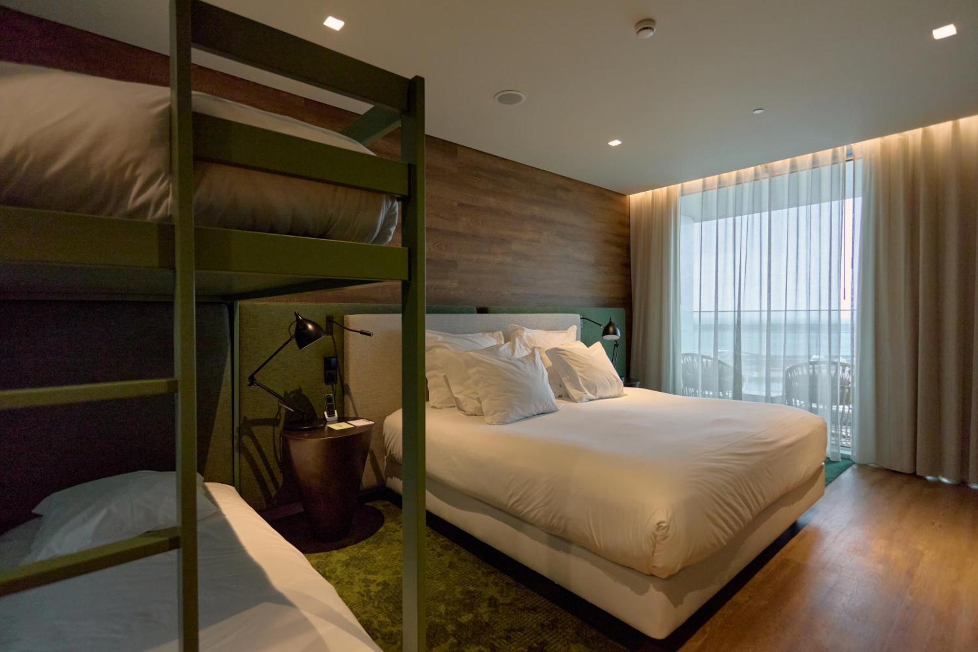โรงแรมอาซอร์ ปอนตาเดลกาดา ภายนอก รูปภาพ Family room