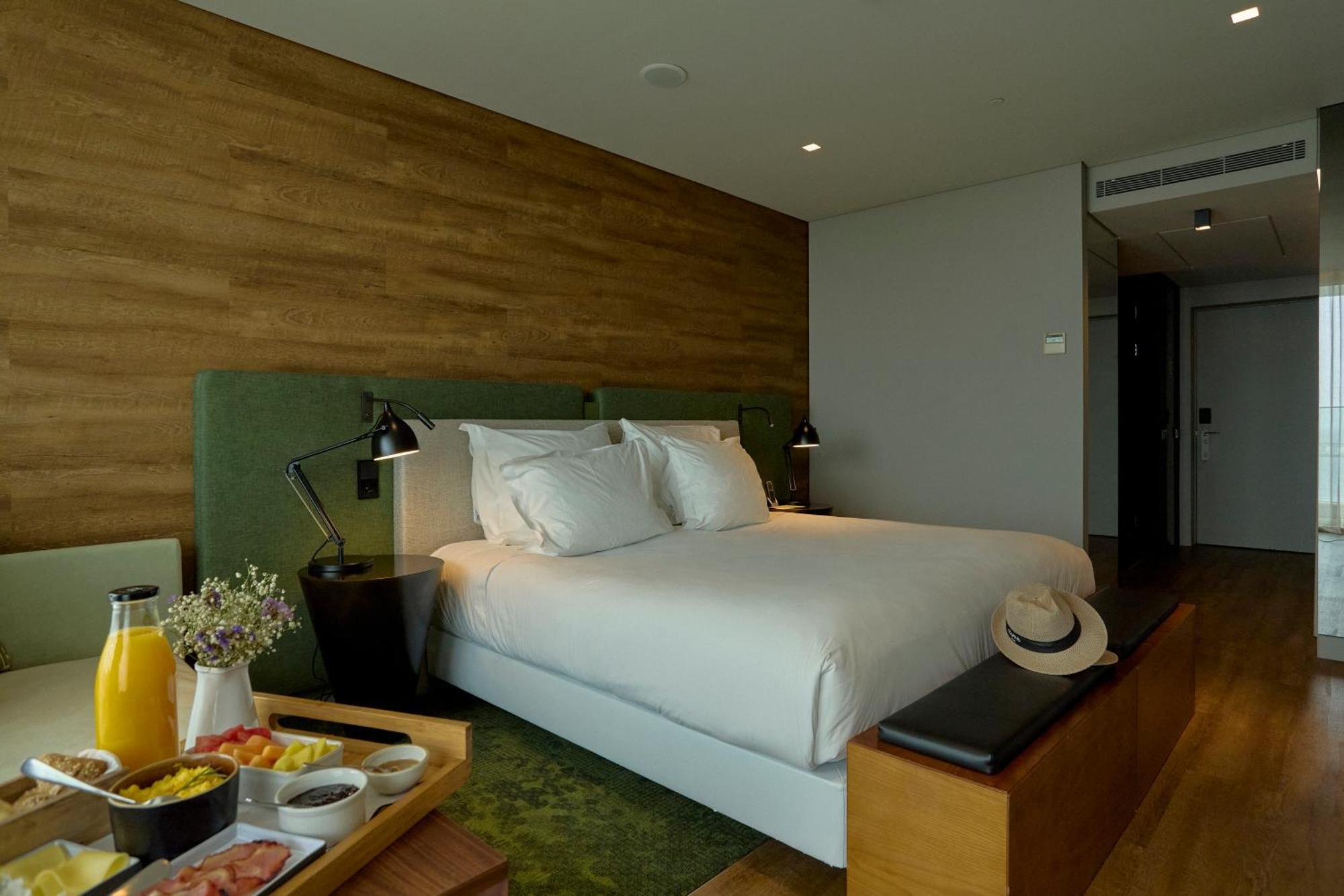 โรงแรมอาซอร์ ปอนตาเดลกาดา ภายนอก รูปภาพ A room at the hotel