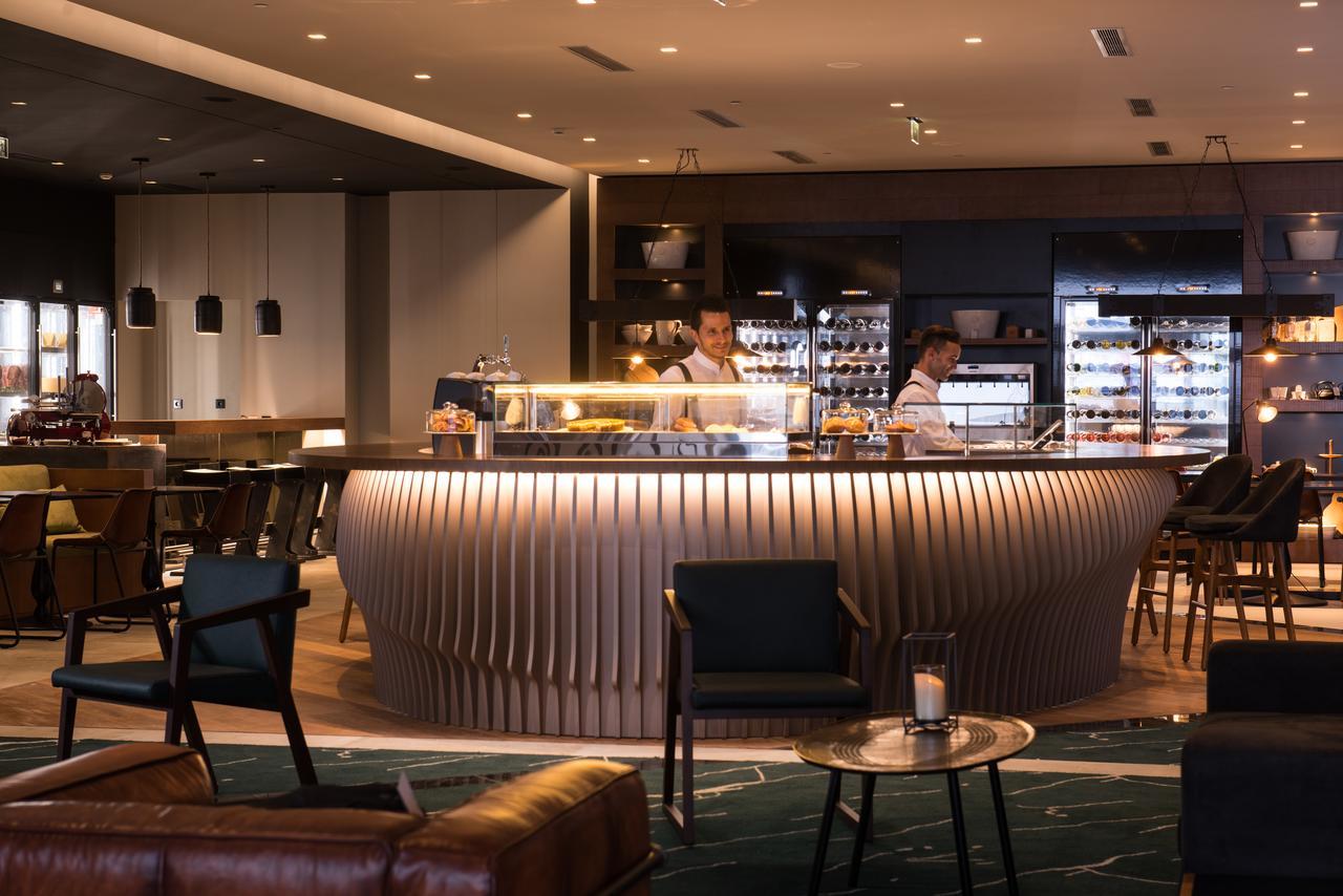 โรงแรมอาซอร์ ปอนตาเดลกาดา ภายนอก รูปภาพ The bar at the lounge